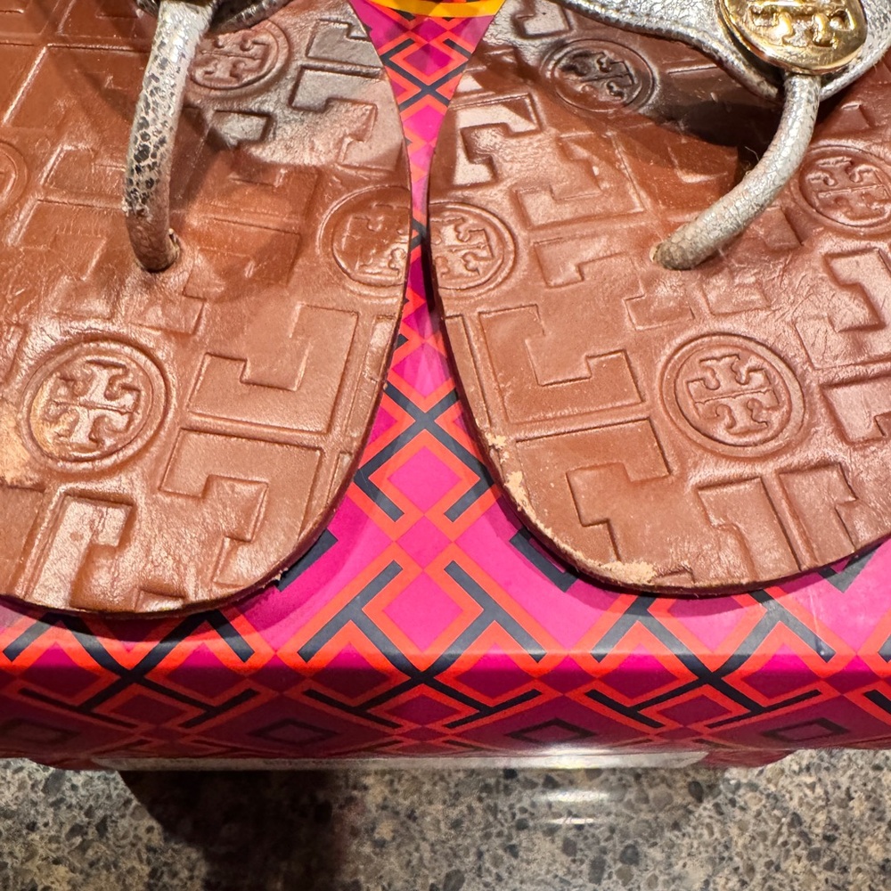 Tory Burch Thora Reverse Metallic - image 4